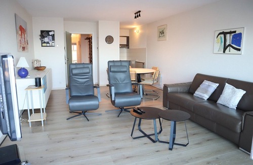 Nieuwpoort-Bad Apartment | Four Fine 0402: Breathtaking Sea View & Family Amenities