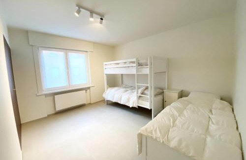Nieuwpoort Apartment | Apartment in Nieuwpoort near the Beach, cleaning included