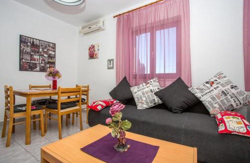 Njivice Apartment | Idyllic Njivice Apartment with Sea View & Pet-Friendly Amenities