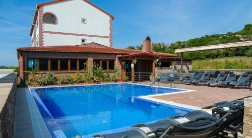 Caska Apartment | Cozy Novalja Apartment with Sea View and Pool Access