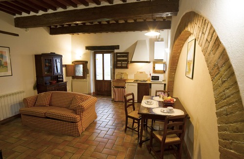 Radicofani Apartment | Charming Apartment with Pool, Garden & Pet-Friendly Perks