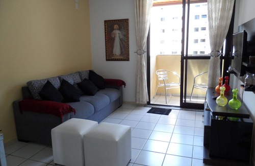 Pajucara Apartment | ```html
Prime Apartment Steps from Pajuçara Beach with Ocean View
```