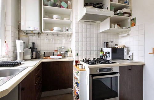 Clichy Apartment | Prime Paris Apartment with Kitchen and Breakfast Included