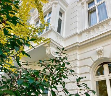 Pempelfort Apartment | Central Apartment in Pempelfort - 4-Star, Family-Friendly Stay