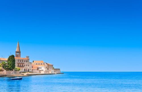 Brulo Apartment | Cozy Apartment in Porec with Balcony and Wi-Fi Access