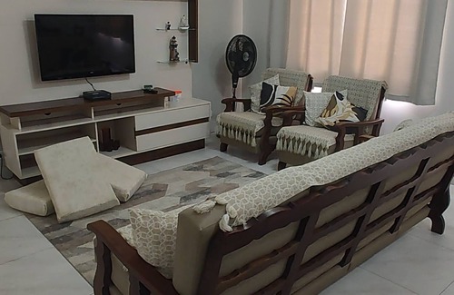 Jardim Praiano Apartment | Prime Oceanfront Apartment Near Praia da Enseada Beach
