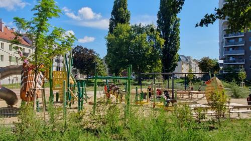 Donaustadt Apartment | Apartment in quiet Area with Balcony and Parking, Walking distance to U1 Metro