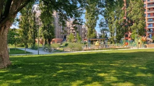 Donaustadt Apartment | Apartment in quiet Area with Balcony and Parking, Walking distance to U1 Metro