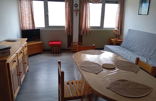 Murat-le-Quaire Apartment | Apartment in residence facing Puy de Sancy