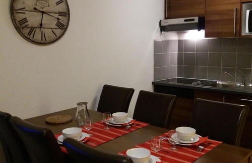 Aix-les-Bains Apartment | Cozy Apartment by the Lake - Guest Rated 9.8, Pet Friendly