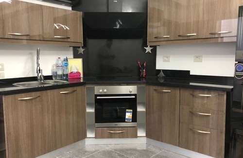Ras Nasrani Apartment | Elegant Apartment in Residence Sunny Beach Montazah with Pool
