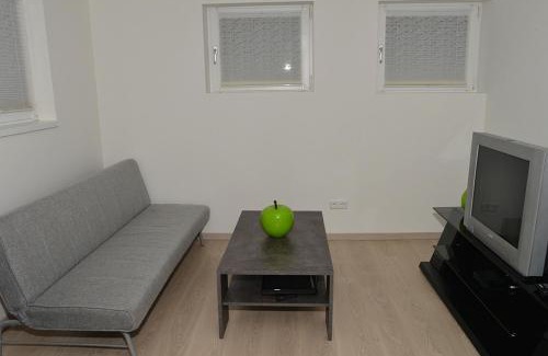 Reutlingen-Sickenhausen Apartment | Family-Friendly Apartment in Reutlingen / Sickenhausen