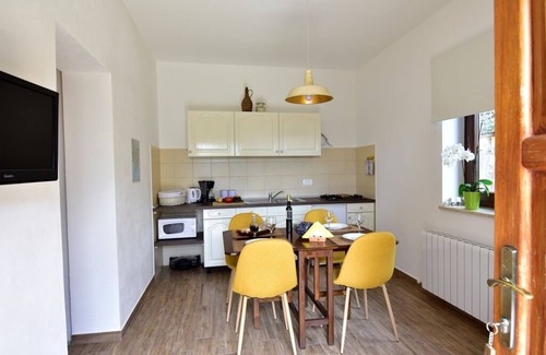 Ciritez Apartment | Exceptional Apartment in Roč with Terrace & Modern Amenities