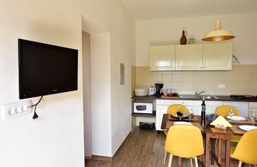 Ciritez Apartment | Exceptional Apartment in Roč with Terrace & Modern Amenities
