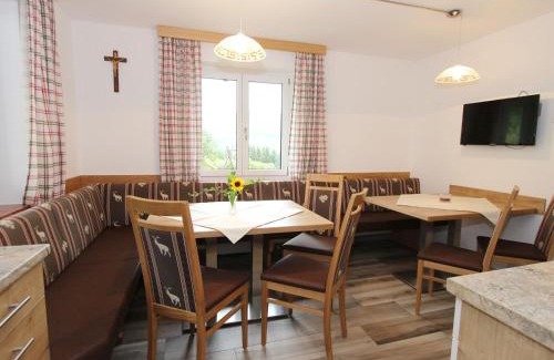 Sankt Veit im Pongau Apartment | Inviting Flat Steps from the Ski Area - Family Friendly Stay