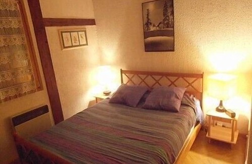 Samoens Apartment | Cozy Apartment in Samoëns with Kitchen & Breakfast Options