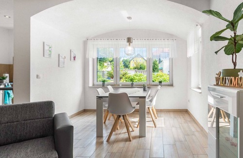 Sebnitz Apartment | Cozy Apartment in Sebnitz with Terrace and Breakfast