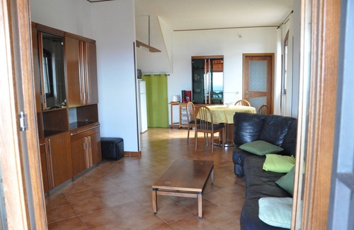 Ospedaletti Apartment | Seaside Retreat: 10/10 Rated Apartment with Ocean Views
