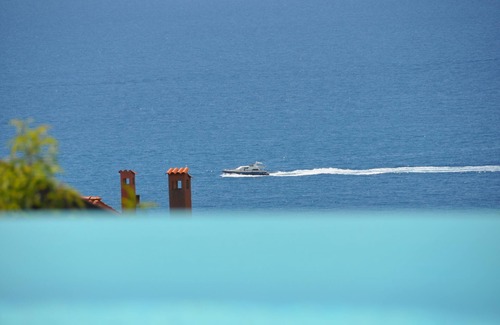 Ospedaletti Apartment | Seaside Retreat: 10/10 Rated Apartment with Ocean Views