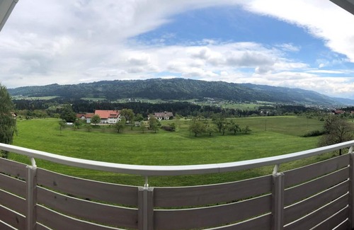 Sigmarszell Apartment | Charming Apartment in Sigmarszell with Pool and Breakfast