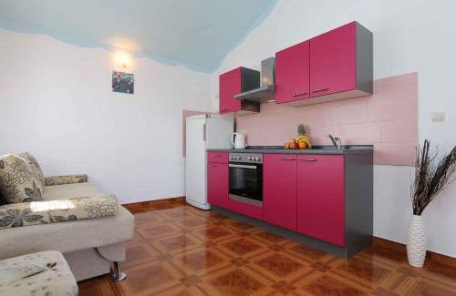 Polje Apartment | Pet-Friendly Apartment in Silo, Insel Krk – Guest Rated 8/10