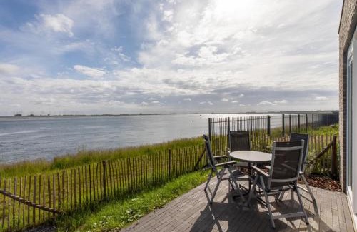 Sint-Annaland Apartment | Inviting Apartment Overlooking Oosterschelde National Park