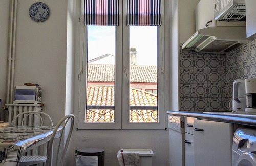 Saint-Jean-de-Luz City Center Apartment | Historic Center Apartment with Ocean View and Pool