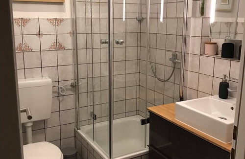 Seitzenhahn Apartment | Scenic Apartment in Taunusstein with Breakfast Included