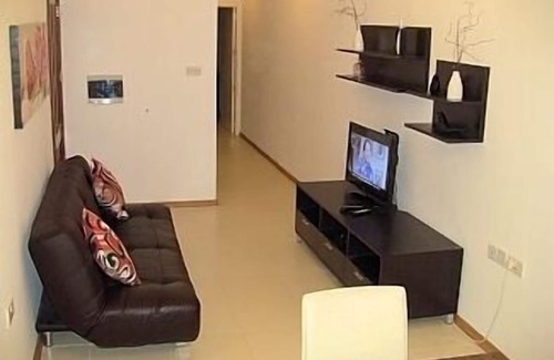 Sliema Apartment | Prime Apartment in Central Sliema with Spa & Hot Tub
