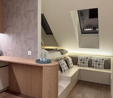 Neuchatel Apartment | Apartment in the center of Neuchâtel Sunset
