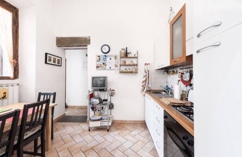 Oltrarno Apartment | Stylish Apartment in Central Florence with Spa & Breakfast