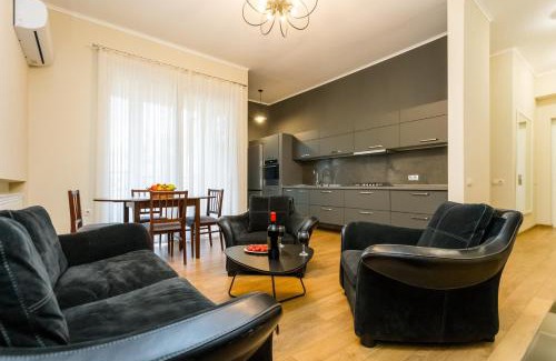 Tbilisi City Centre Apartment | City Centre Apartment: Guest Rated 10/10 with Breakfast