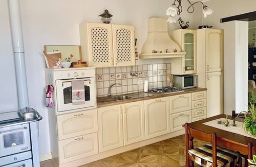 Savigliano Apartment | Scenic Countryside Apartment with Ocean View & Breakfast