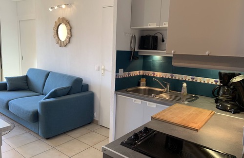 Le Lavandou Apartment | Cozy Apartment Steps from the Beach with Ocean View