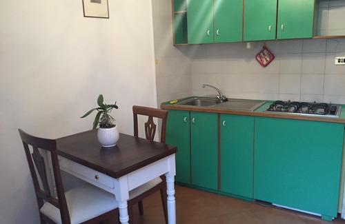 Citta Alta Apartment | Cozy Apartment in Città Alta Bergamo with Spa Amenities