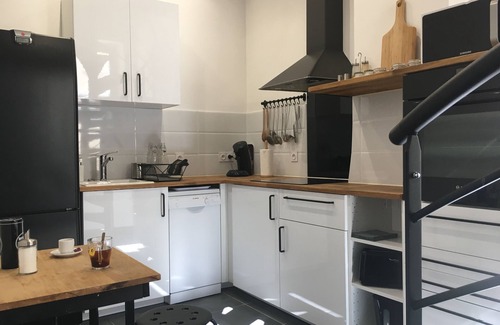 Nimes City Centre Apartment | Ideal Apartment in the Heart of Old Nîmes with Pool Access