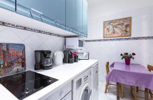9th Arrondissement Apartment | Modern Apartment in Central Paris - Near L'Opéra & Montmartre