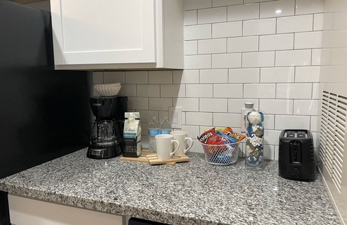 Woodland Heights Apartment | Family-Friendly Apartment in the Heights near Downtown