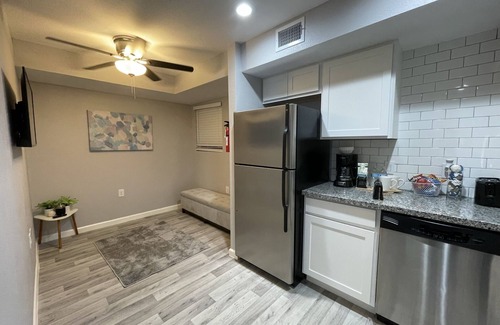 Woodland Heights Apartment | Family-Friendly Apartment in the Heights near Downtown