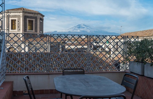 Catania City Centre Apartment | Historic Catania Apartment with Spa and Child-Friendly Amenities
