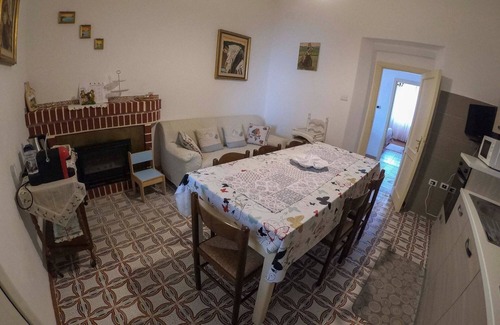 Onifai House | Historic Center Apartment with Ocean View & Spa Amenities