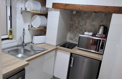 Socorro Apartment | Historic Lisbon Apartment with Ocean View and Modern Amenities