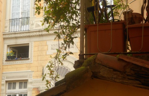 Genoa Historical Centre House | Historic Apartment in Genoa with Spa and Breakfast Included