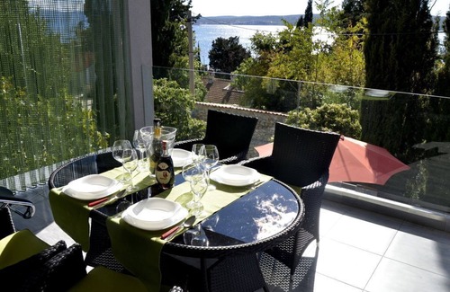 Crikvenica Apartment | Peaceful Apartment with Garden, Just Minutes from the Beach