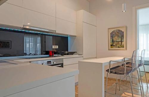 Budva Apartment | Beachfront Apartment in Premier Hotel with Ocean Views