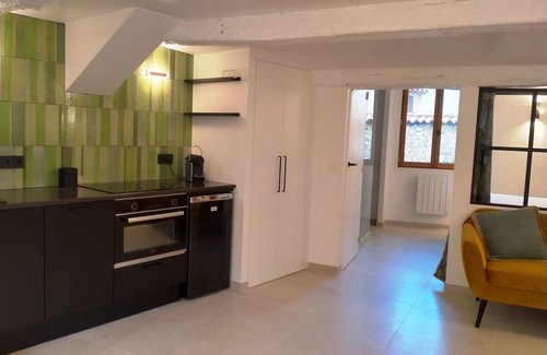 Tourtour Apartment | Explore a Cozy Apartment in Tourtour's Medieval Center
