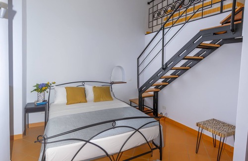 Meta Bed & Breakfast | Tranquil Oceanfront Apartment with Pool and Spa Amenities
