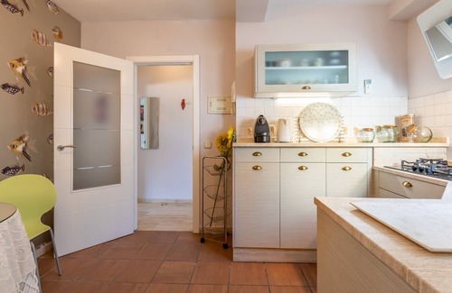 Triana Apartment | Sky-High Retreat: Apartment In The Sky Triana, Rated 9.8