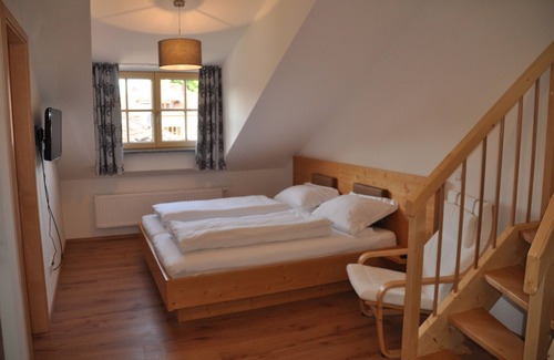 Munchen District Apartment | Cozy Apartment in Village Near Munich and the Alps - 9.8 Rated