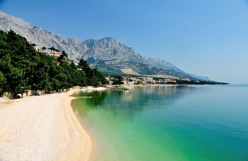 Tucepi Apartment | Oceanfront Apartment in Tučepi with Seaview and Balcony